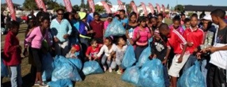 120 learners from Blackheath Primary tackle litter problem in canal clean-up