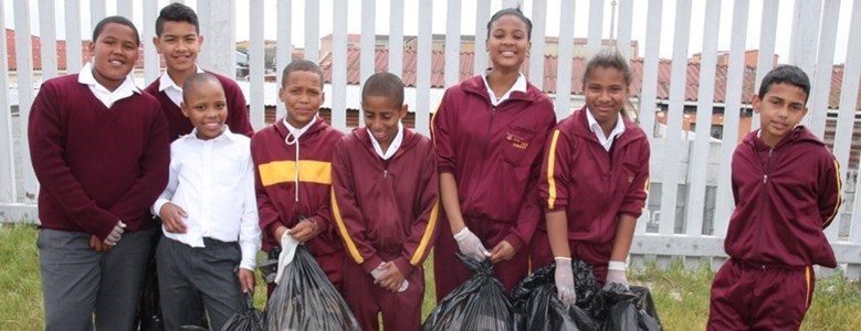 Peninsula Beverages kicks off school recycling competition 